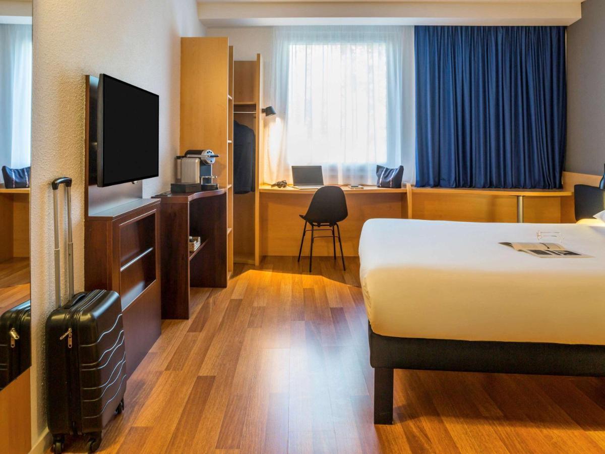 Ibis Geneve Petit Lancy Hotel Exterior photo