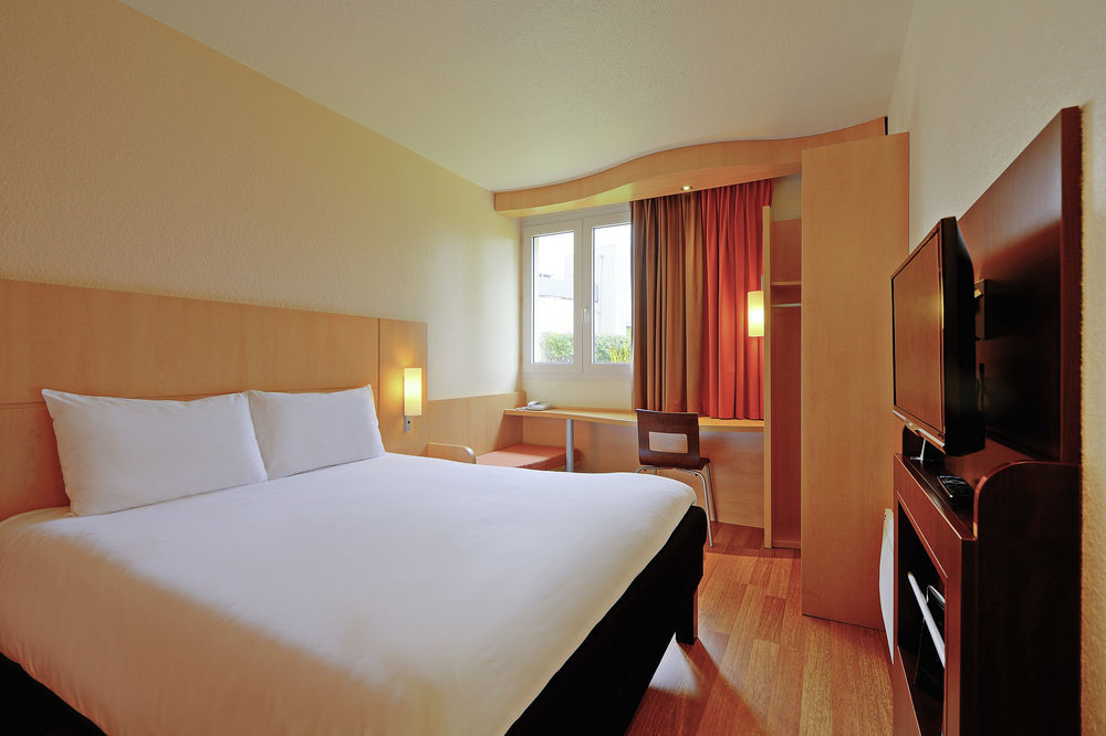 Ibis Geneve Petit Lancy Hotel Exterior photo